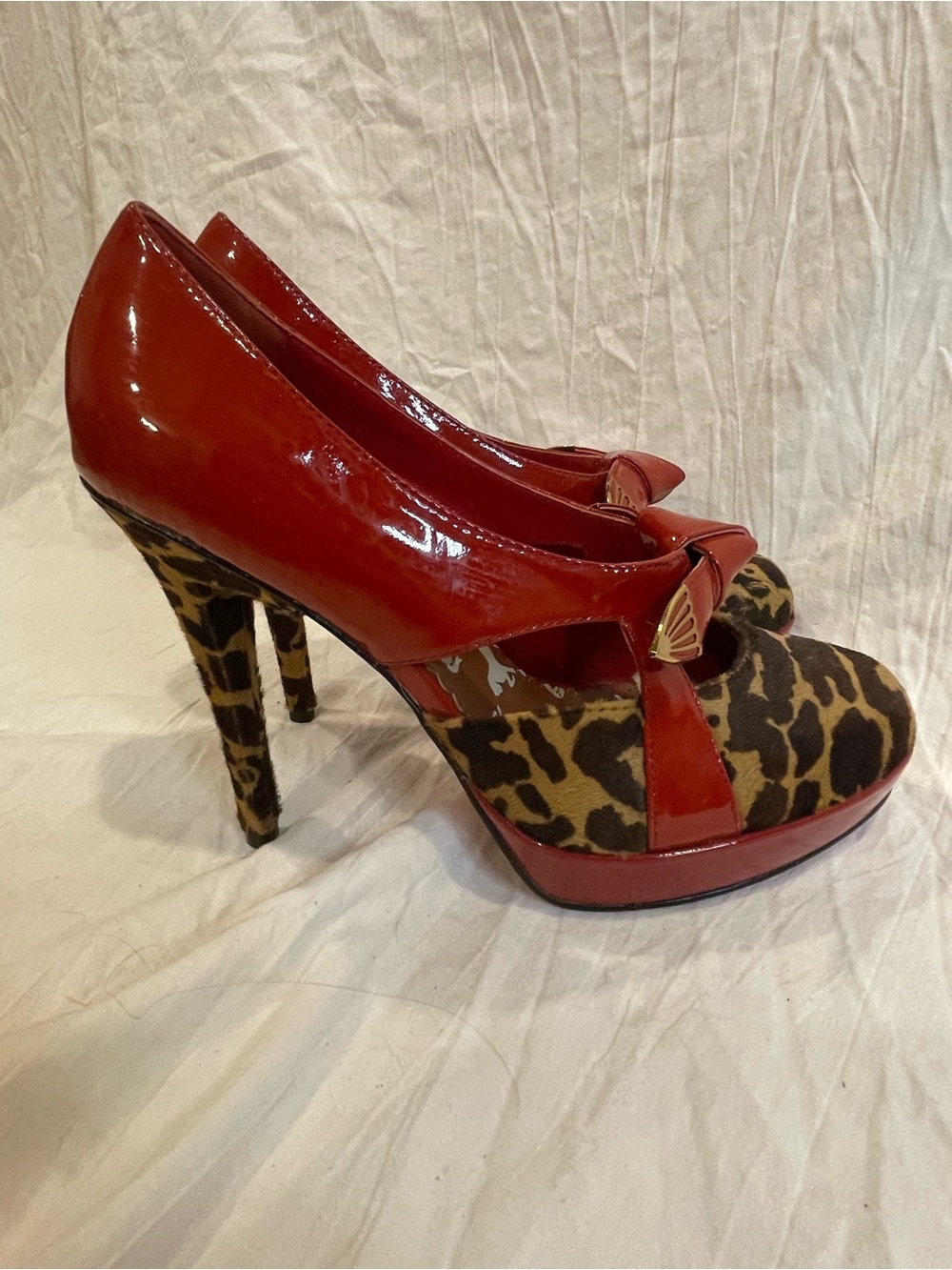 Betsey Johnson 7.5 Leopard Red Patent Bow Platform Stiletto Heels Y2K - Picture 4 of 11